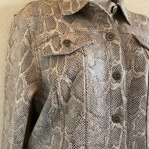 Good looking jacket Python look in cream and brown. Size 12 Ruby Rd - Picture 5 of 11